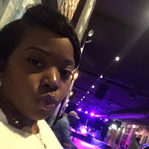 Meet your Posher, Cyneka